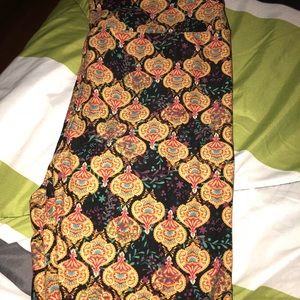 One size LuLaRoe leggings!